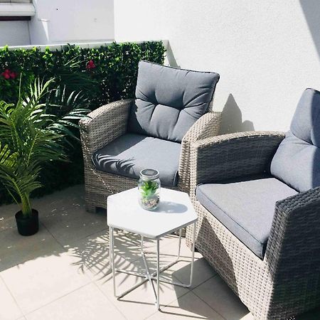 Studio Cosy Et Moderne Au Couchant Situe 150M De La Plage -Avec Parking Gratuit Prive - 25M2 - Climatise - Balcon - Wifi Gratuit La Grande Motte Exteriör bild
